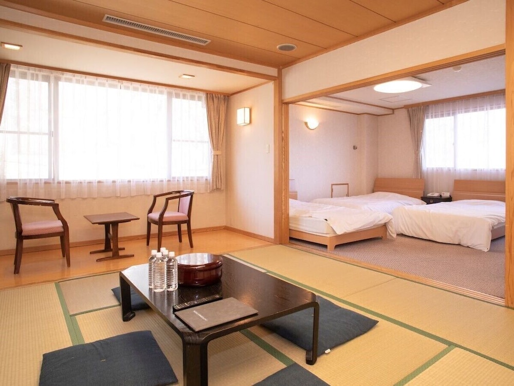 Lake Side Nikko Hotel 42/68
