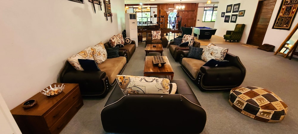 WAG HILL LODGE AND SPA 49/81