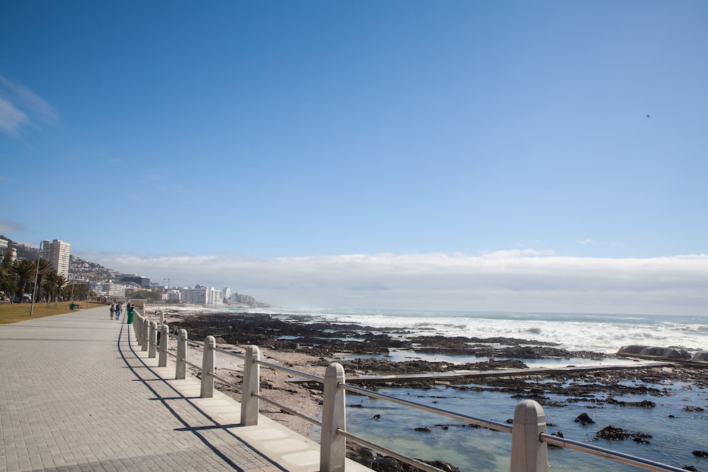 Premier Hotel Cape Town 77/82