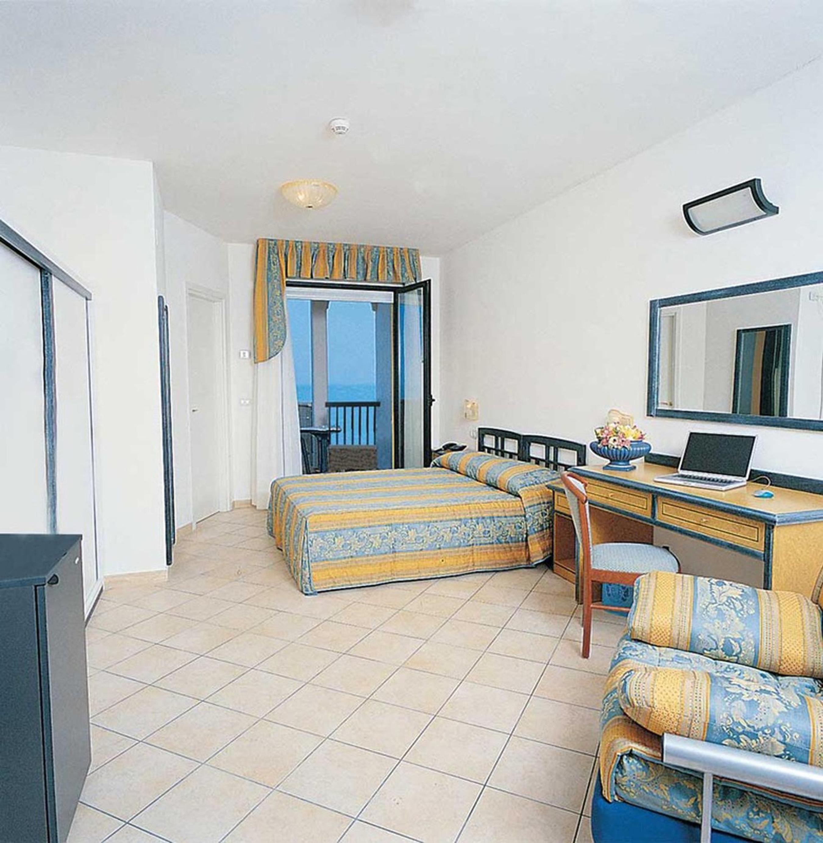 HOTEL PARCO DEI PRINCIPI 19/56