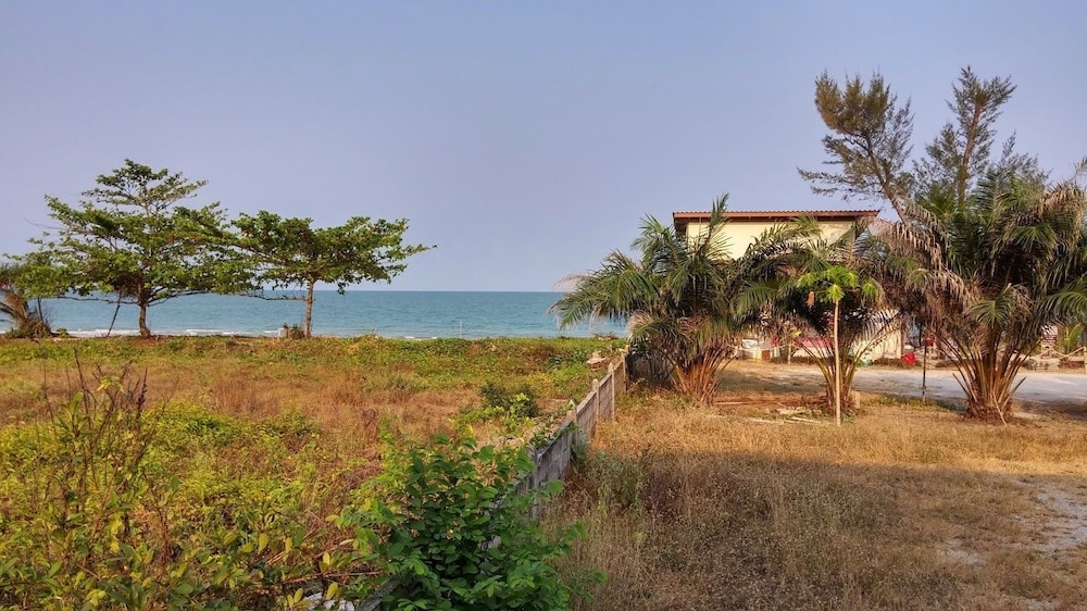 Bamboo Resort 38/41