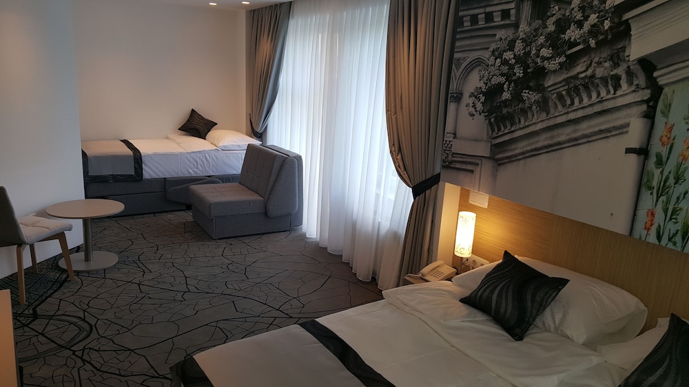 Grad Hotel 19/44