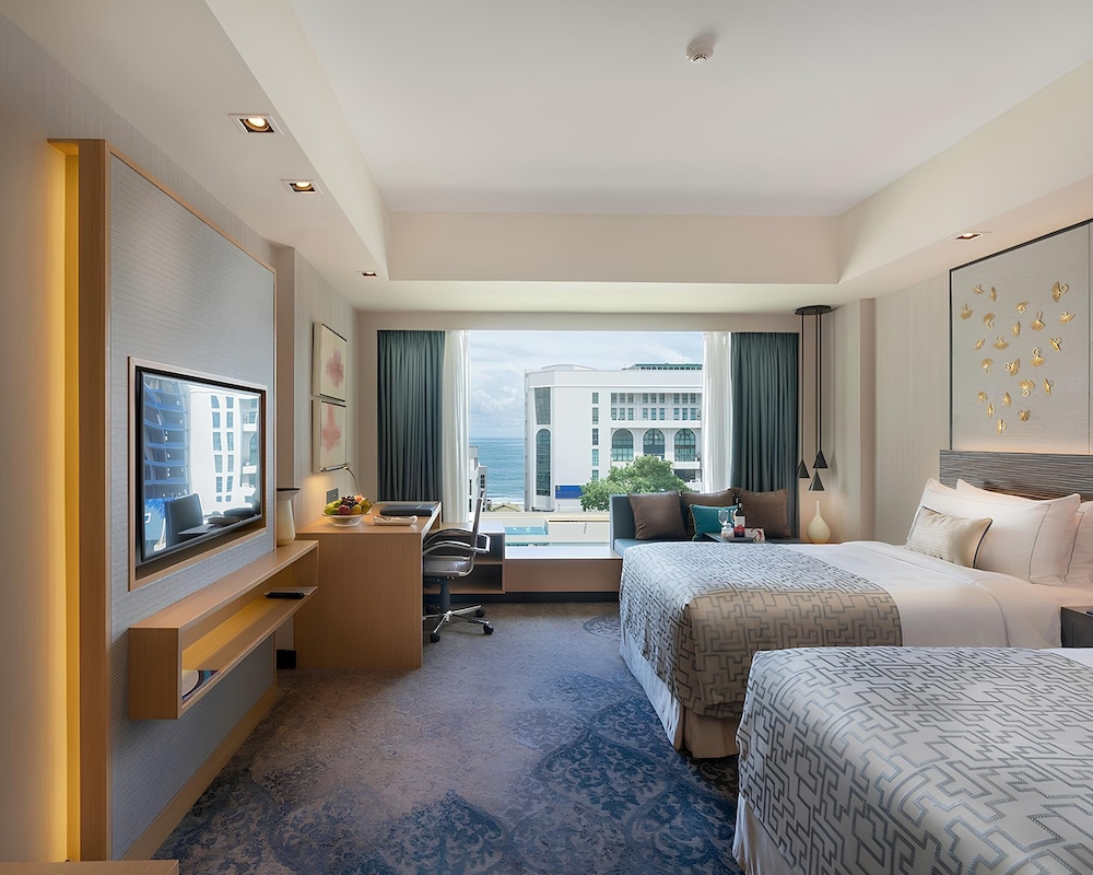 DELUXE, TWIN BEDS, SEA VIEW