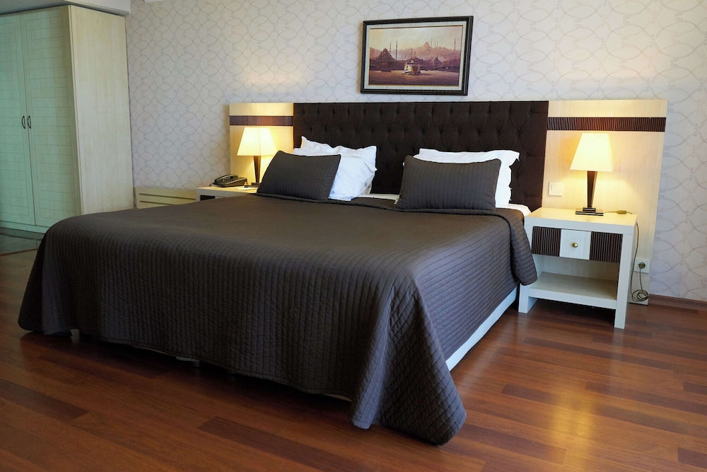 Phellos Suites 11/50