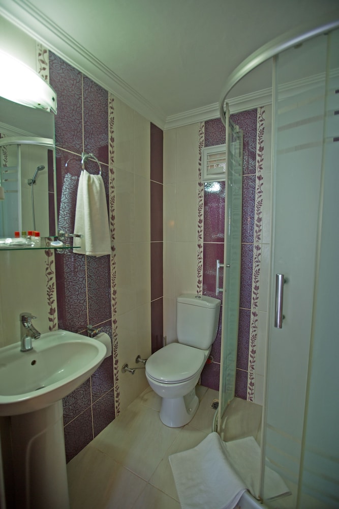 Sirkeci Emek Hotel 19/64