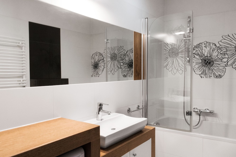 Yourplace Central Apartments 50/50