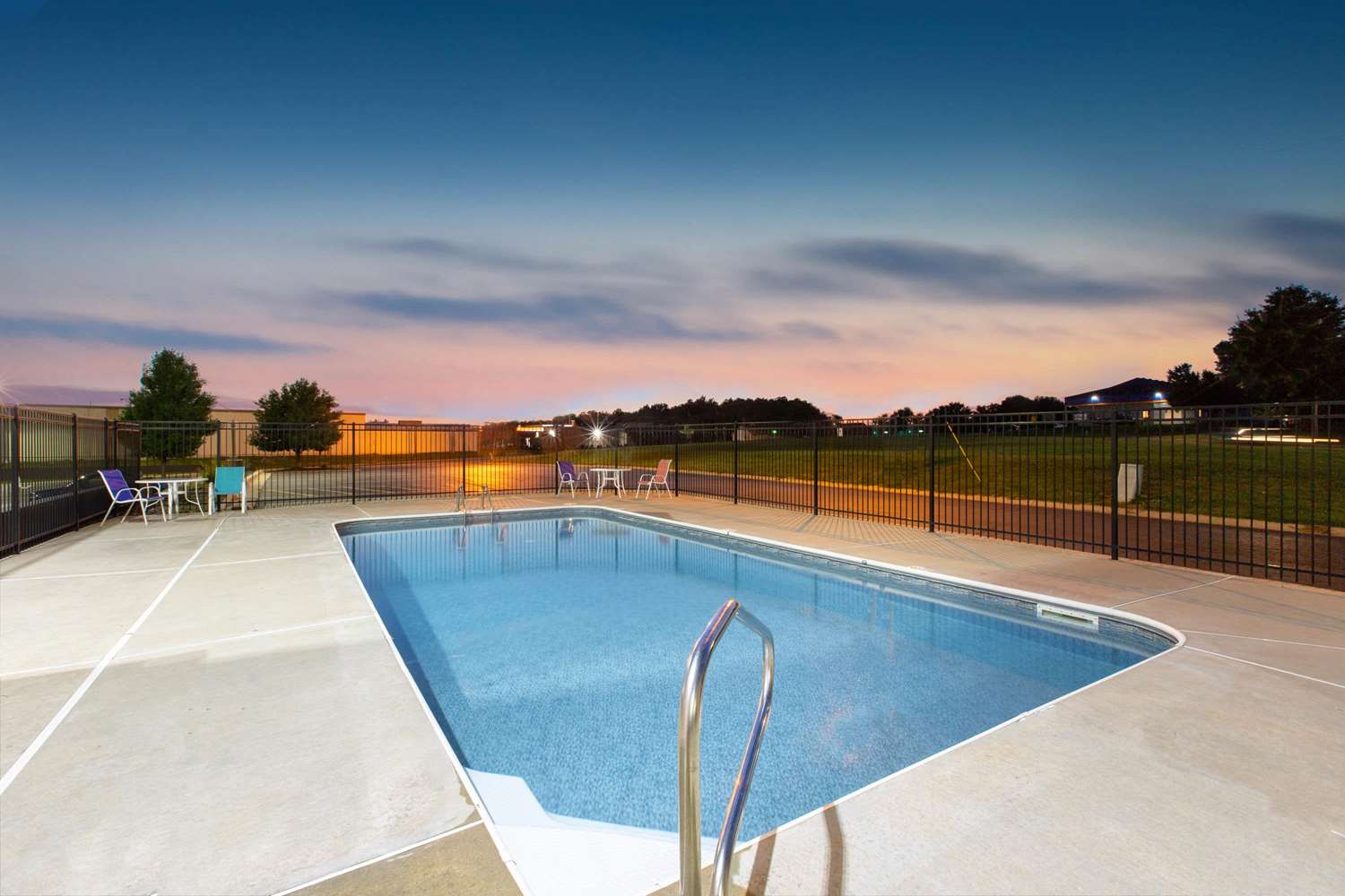 La Quinta Inn & Suites by Wyndham Blue Springs 13/31