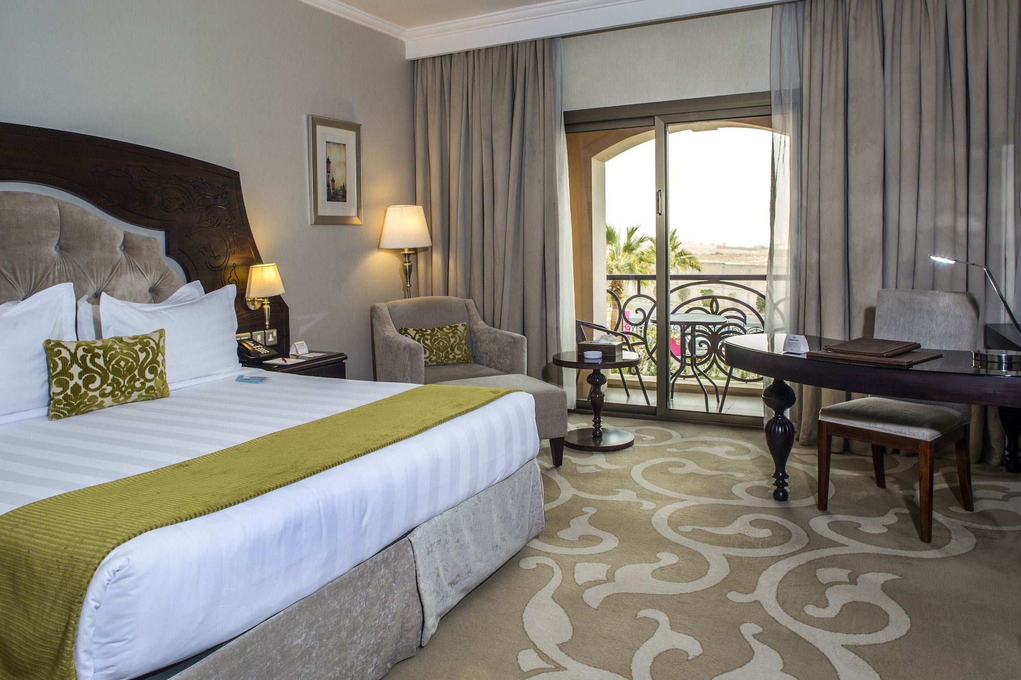 STANDARD, KING BED, BALCONY