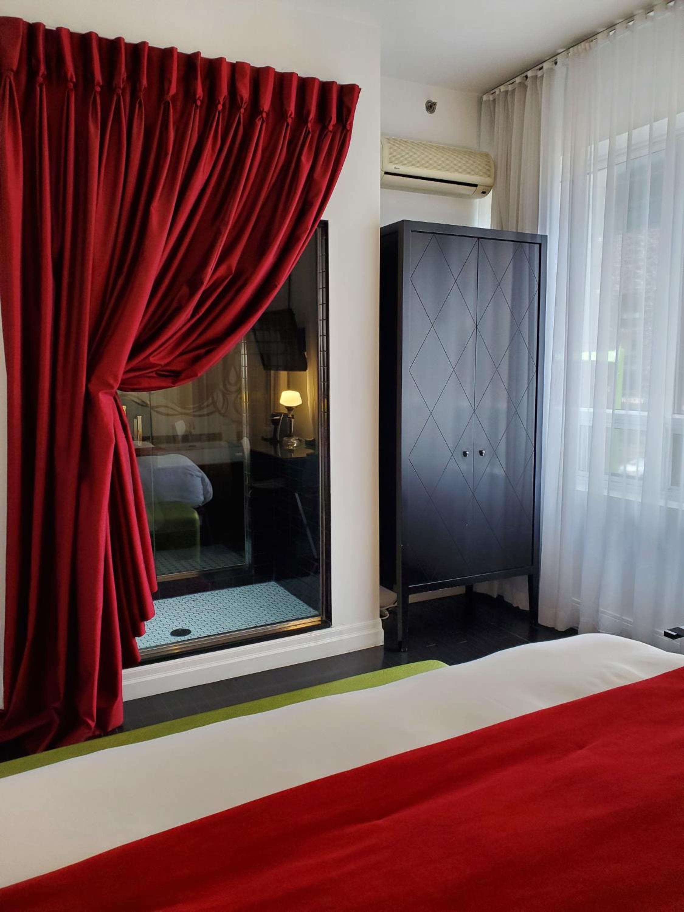 غرفة قياسية بسرير كينج أو كوين، Hotel Chez Swann 10/10