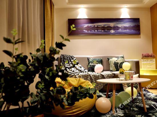 Lanmei Boutique Hotel (Dong Fang Hong Square) 13/17