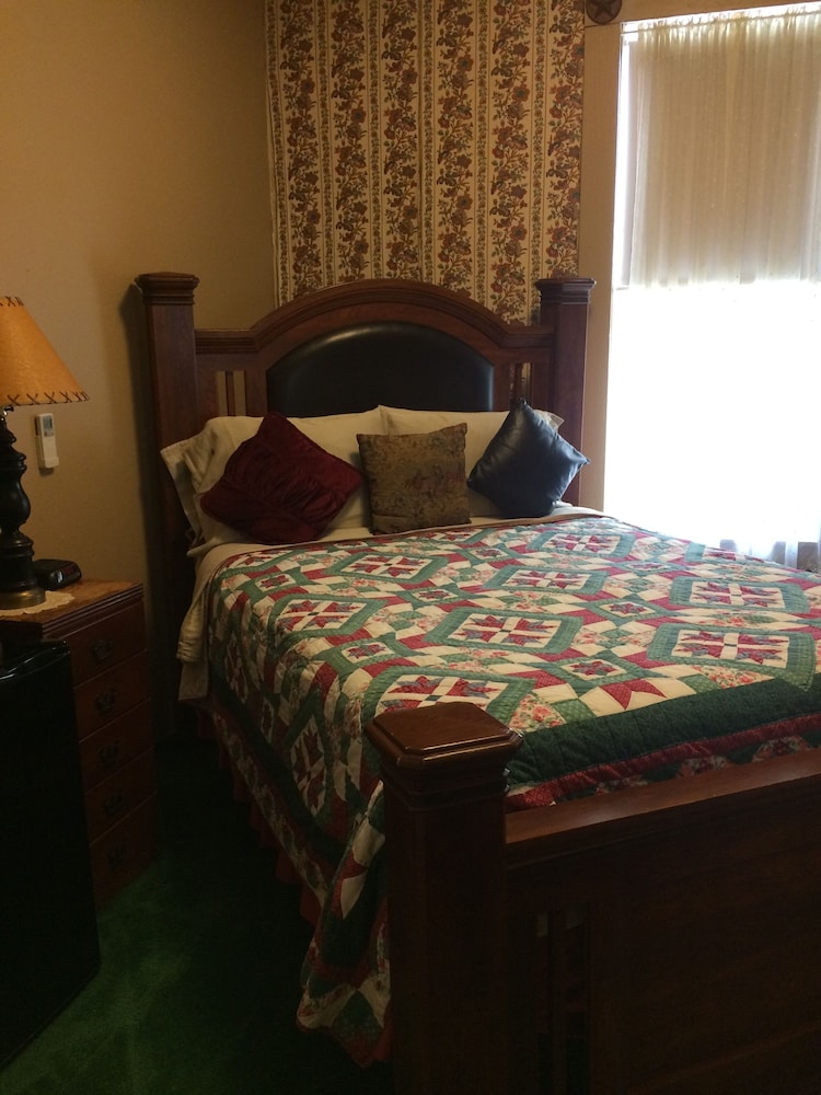 The Courtland Hotel and Day Spa 21/76