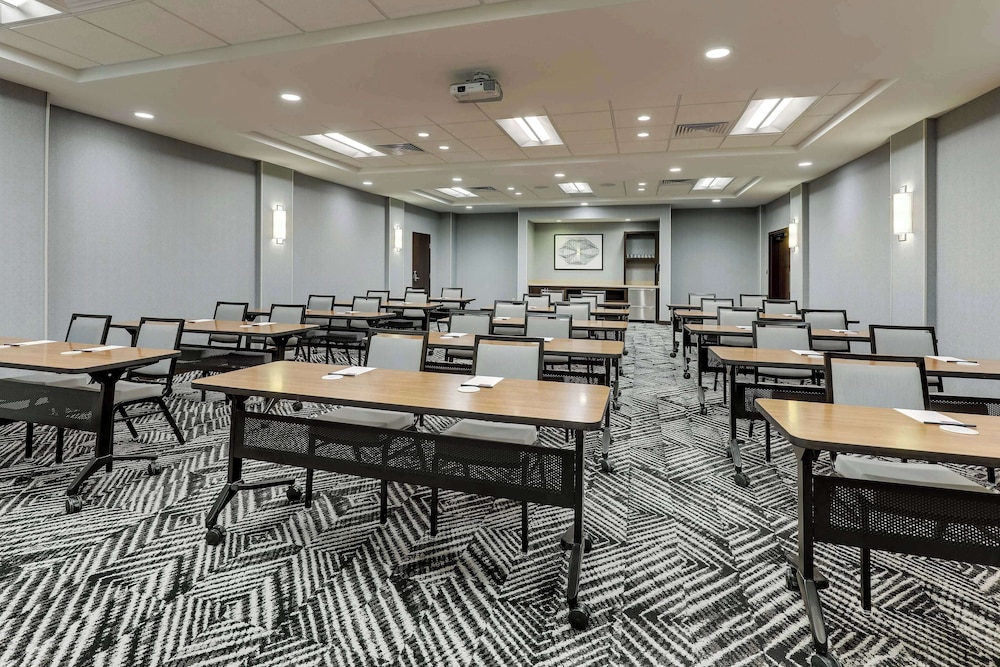 Hyatt Place St. Louis/Chesterfield 64/70