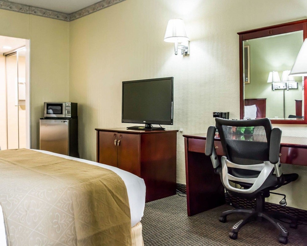 Quality Inn Tampa Airport - Cruise Port 57/69