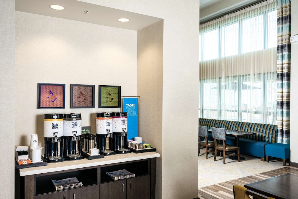 Hampton Inn Suites By Hilton Seattle Northgate 34/53