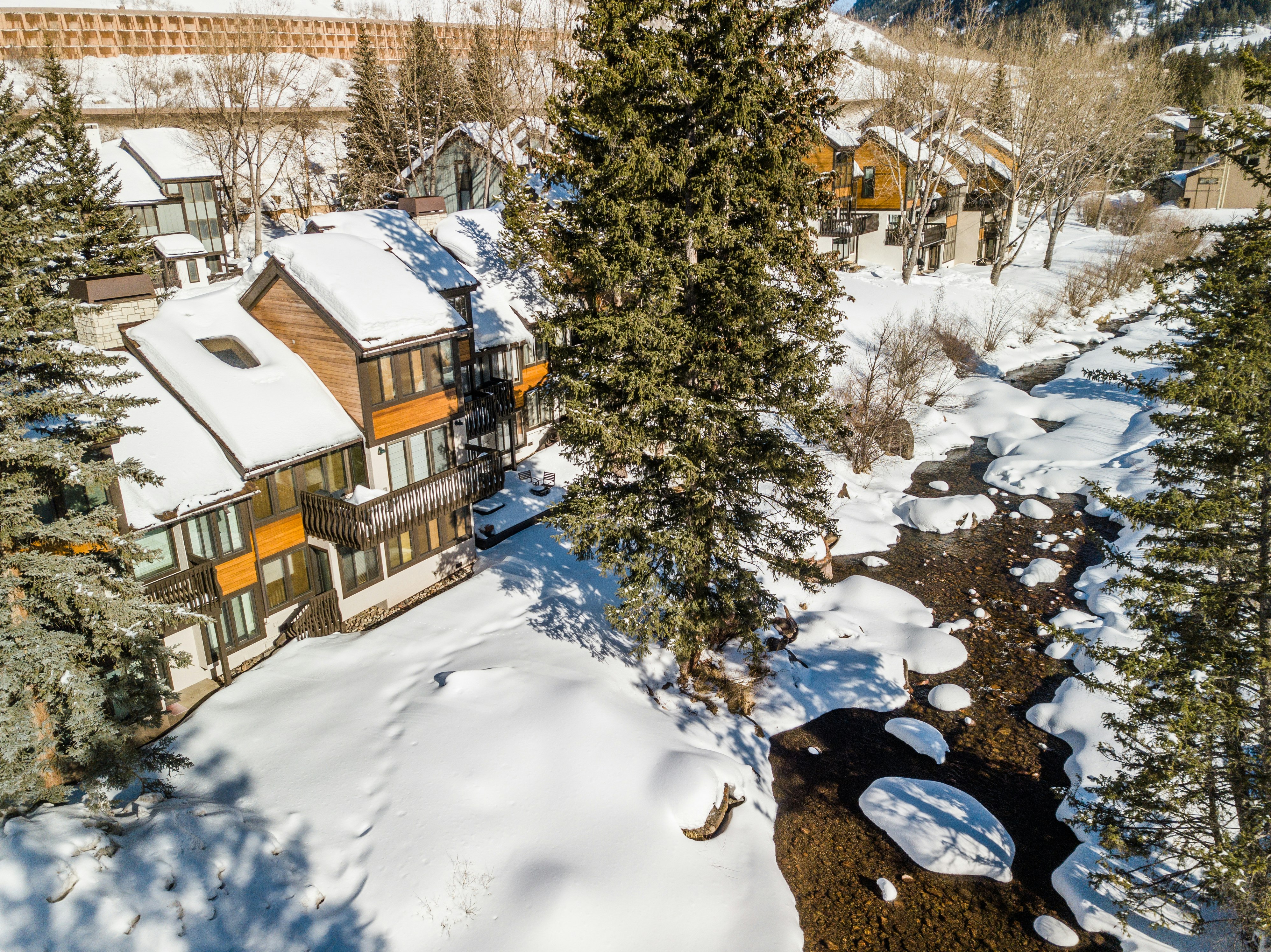 Vail Racquet Club Townehomes And Condominiums 35/38