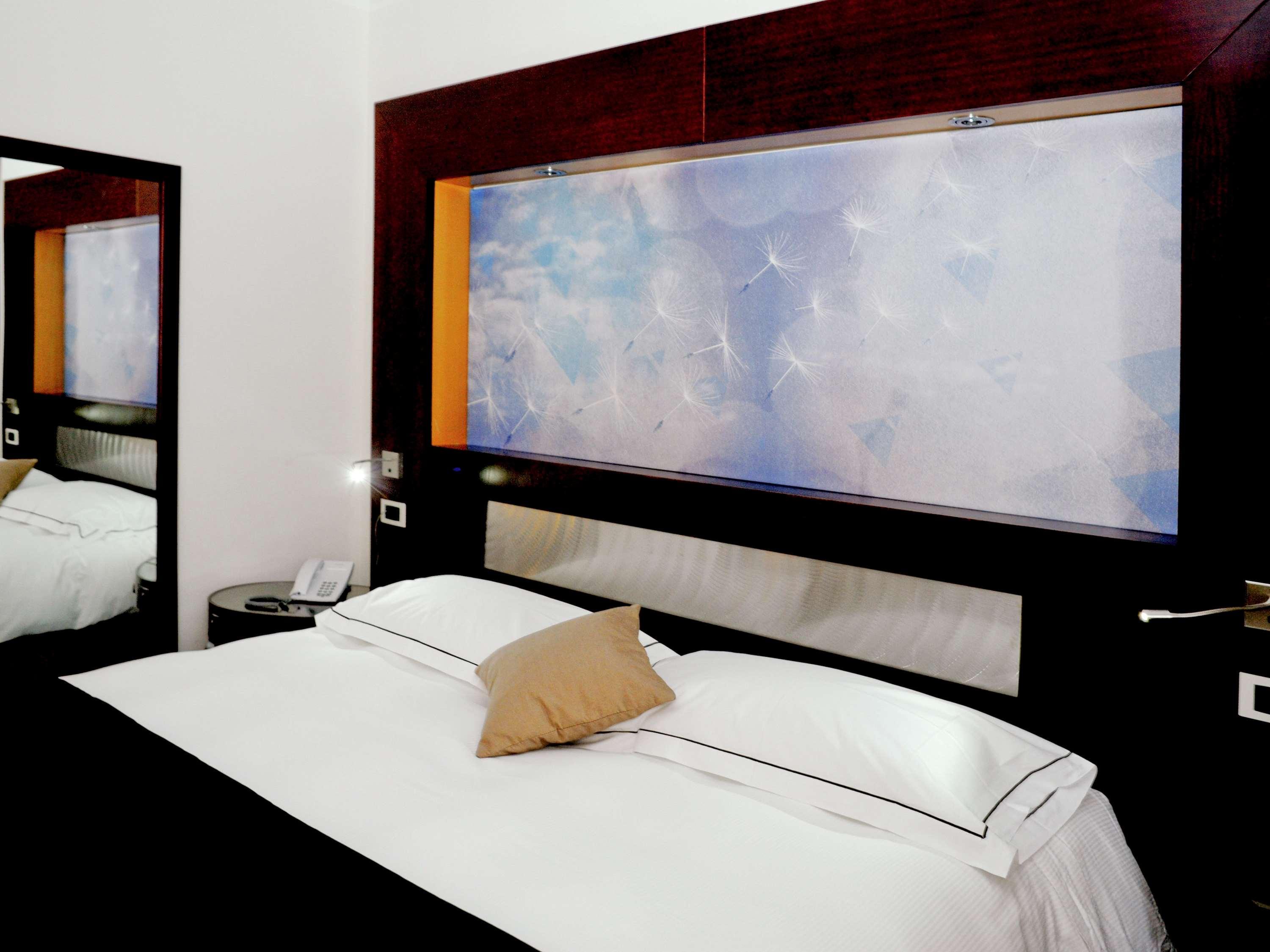 ROOM, TRIPLE
