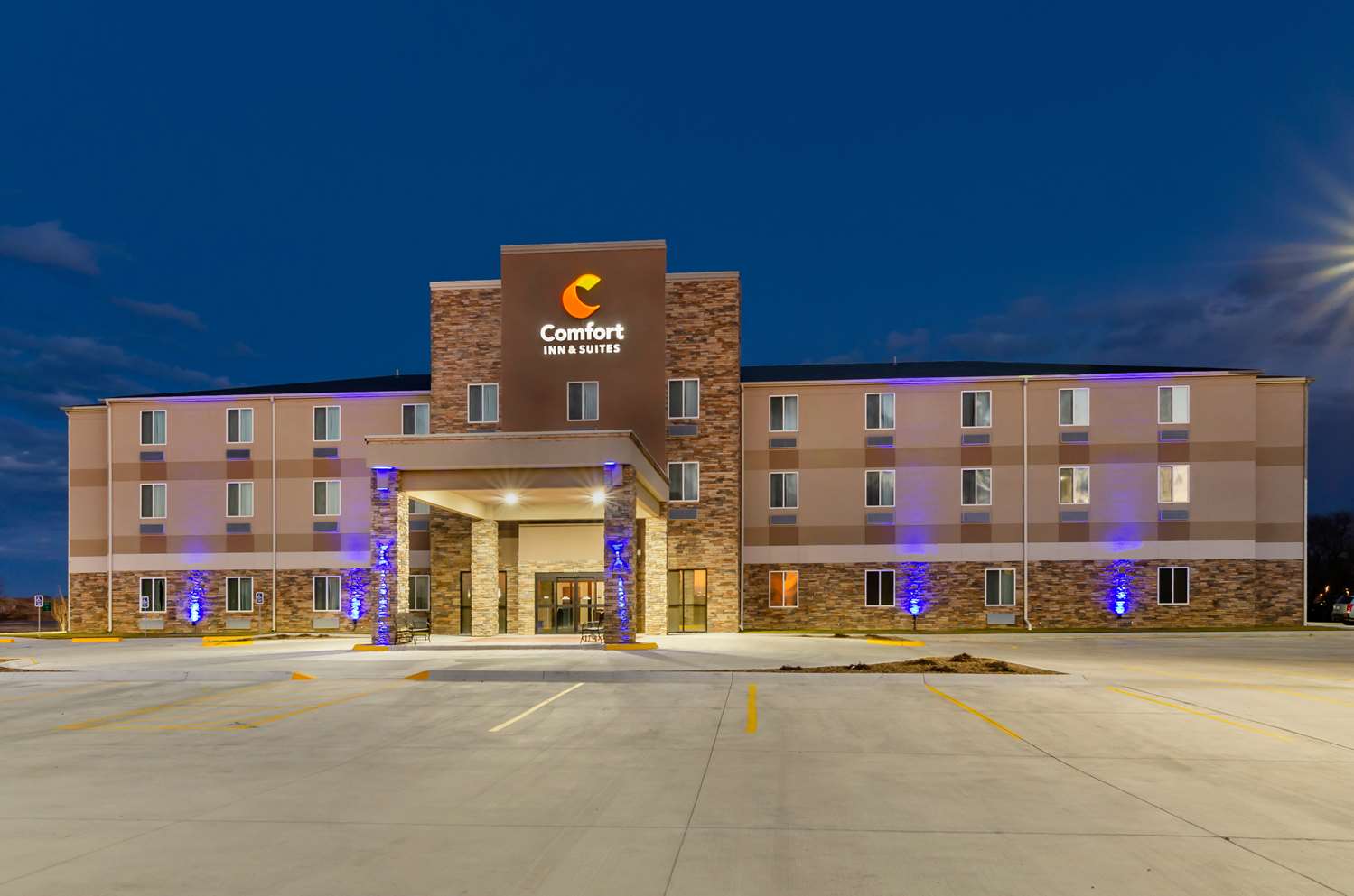 Comfort Inn & Suites Salina North 1/30
