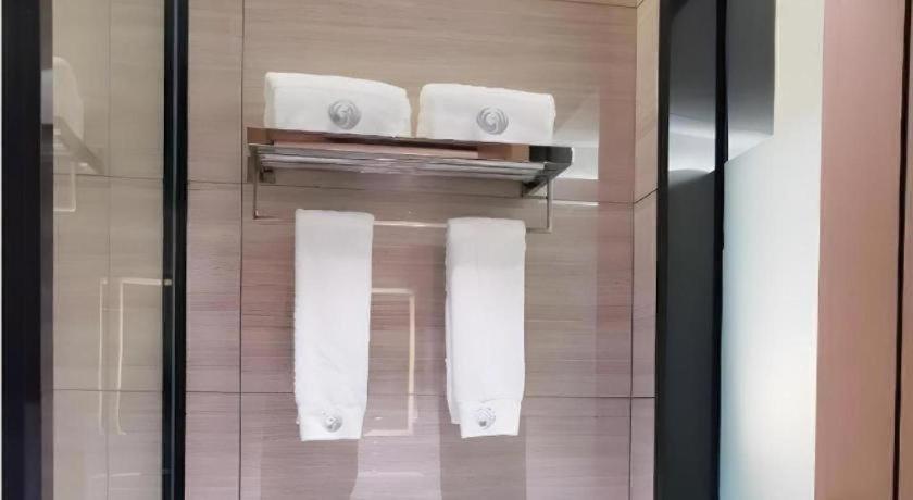 GYA Jurong Yinglun International Hotel 49/49