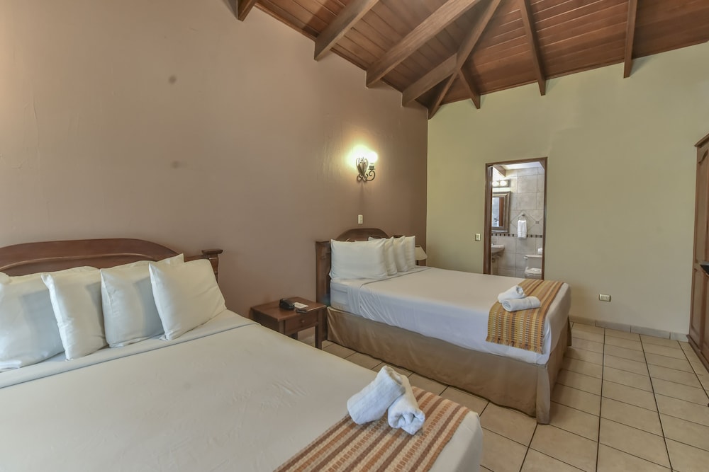 La Riviera Hotel Bed And Breakfast 17/50