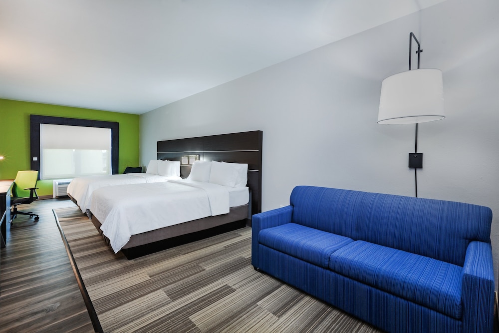 Holiday Inn Express Suites Port Lavaca 16/53