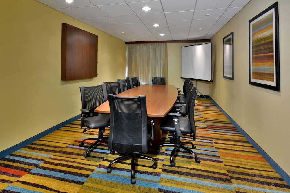 Fairfield Inn And Suites Winston Salem Hanes Mall 57/71