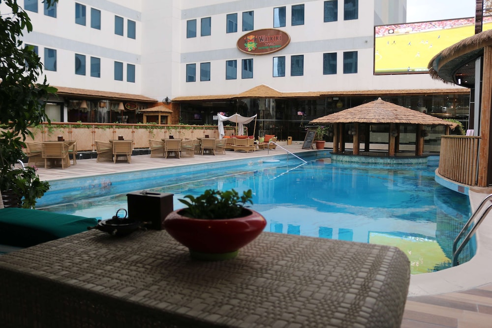 Elite Crystal Hotel 8/75