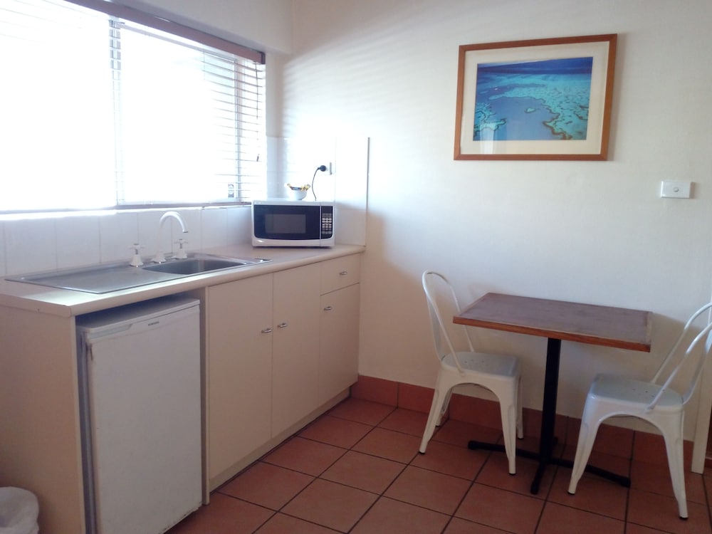 Lake Central Cairns 57/60