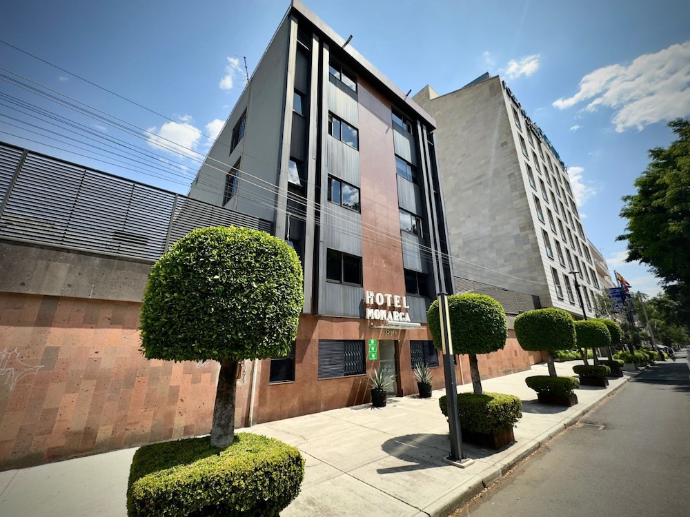 Hotel Monarca 30/33
