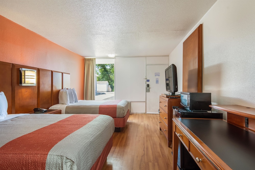 Motel6 Van Buren, AR 22/53