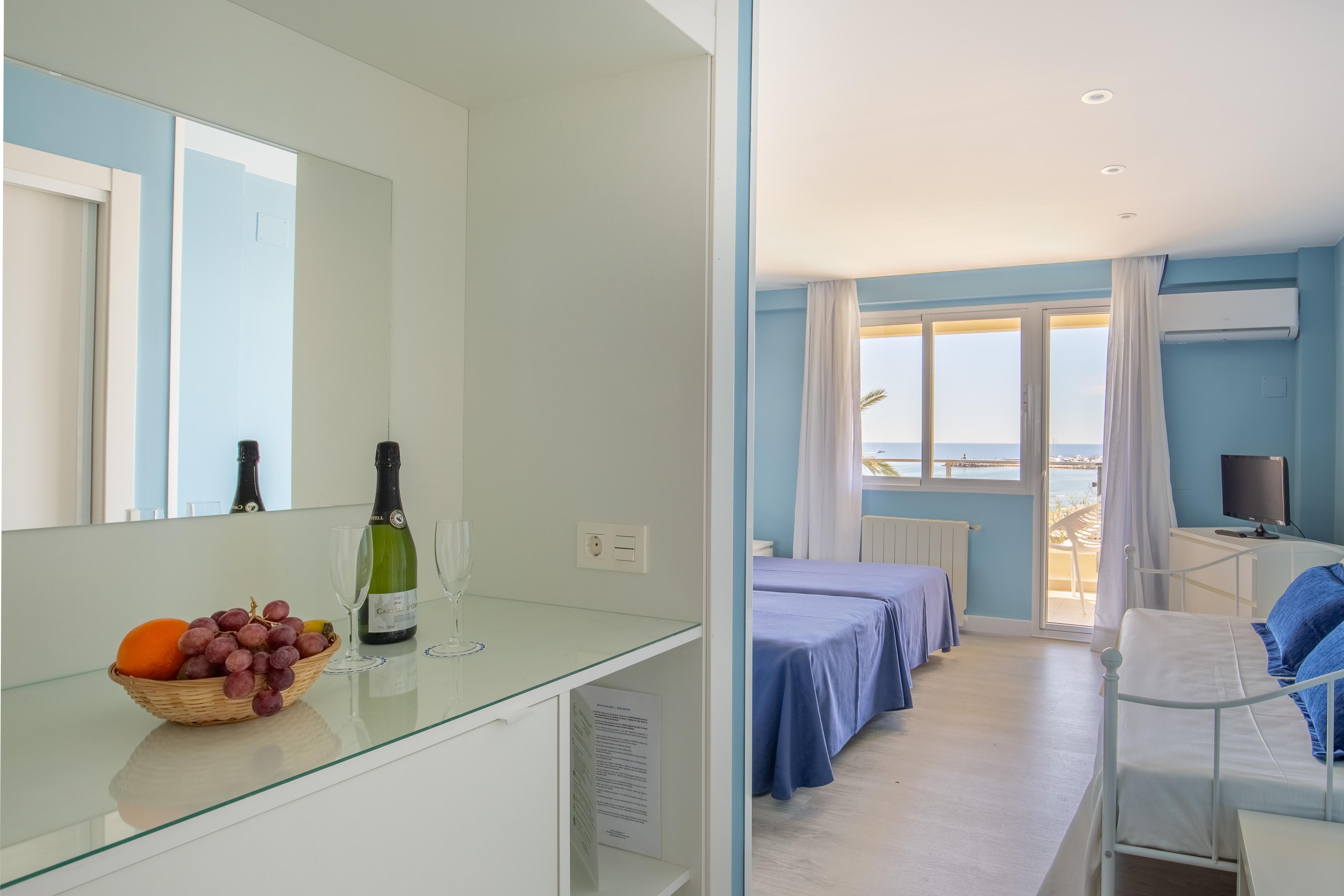 Standard, Double Bed, Pool View, Balcony or Terrace