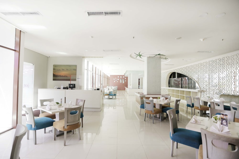 Mercure Padang 36/52