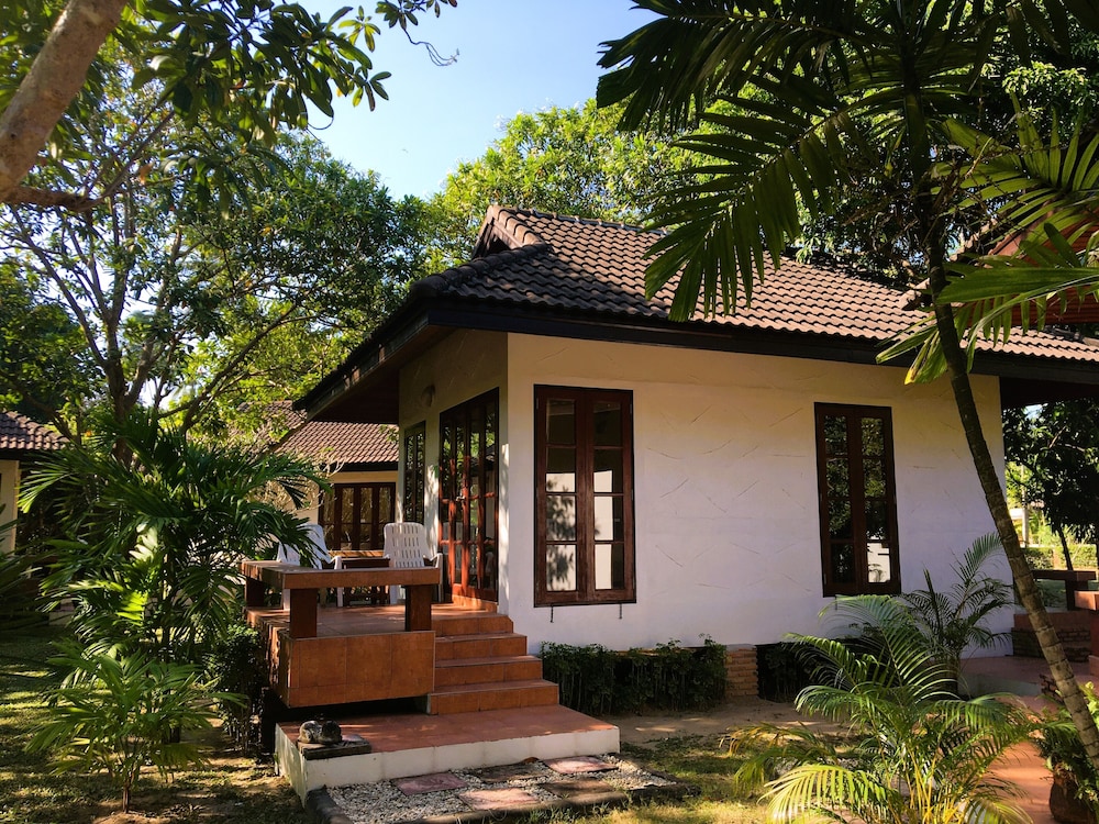 Suan Ban Krut Beach Resort 8/66