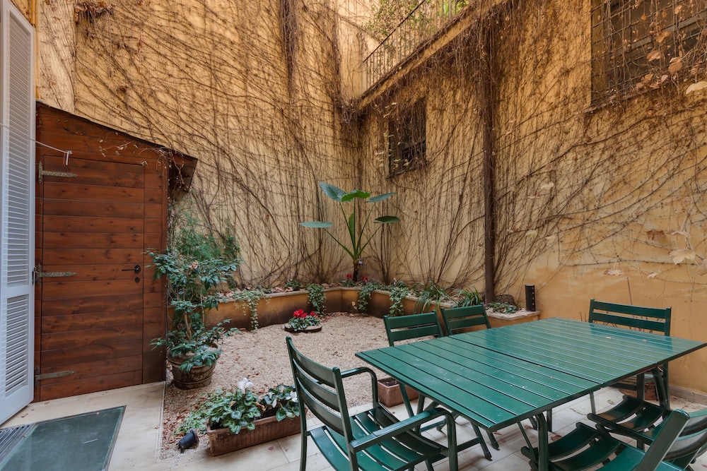 Rome Accommodation - Coronari 40/50