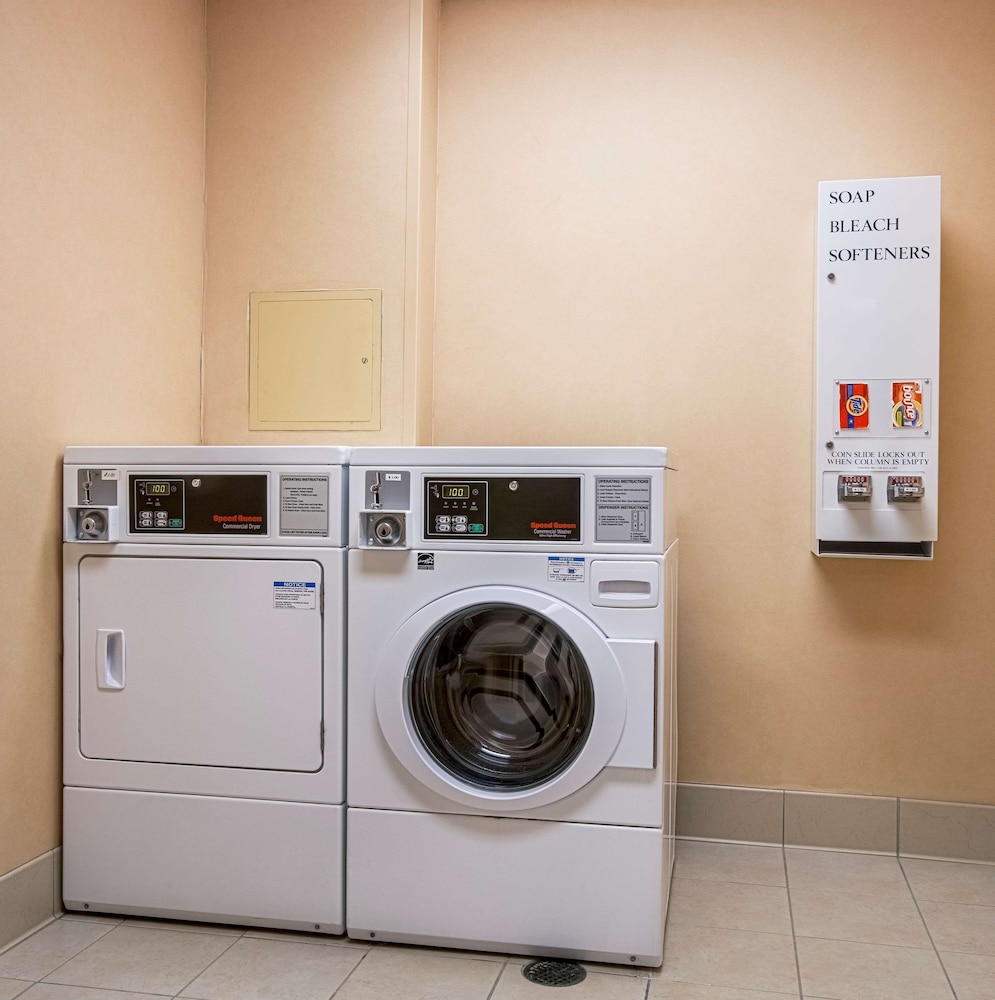Hampton Inn and Suites Sacramento-Elk Grove Laguna I-5 23/50