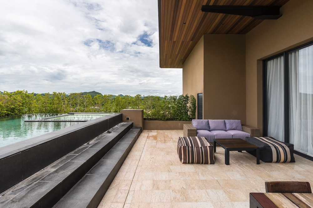 Atta Lakeside Resort Suite 46/81