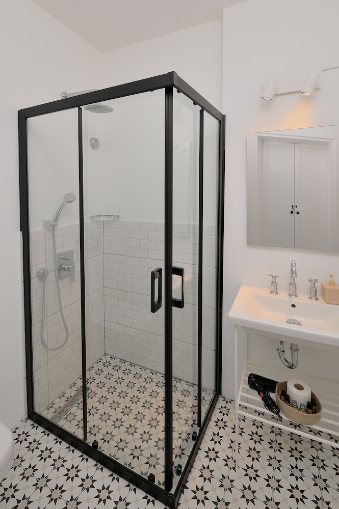 Peremere Alacati Hotel 50/50