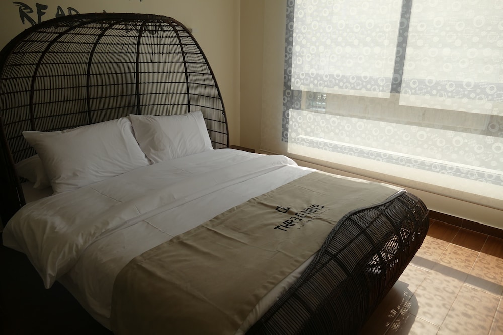 Three O Nine Hotel 11/50
