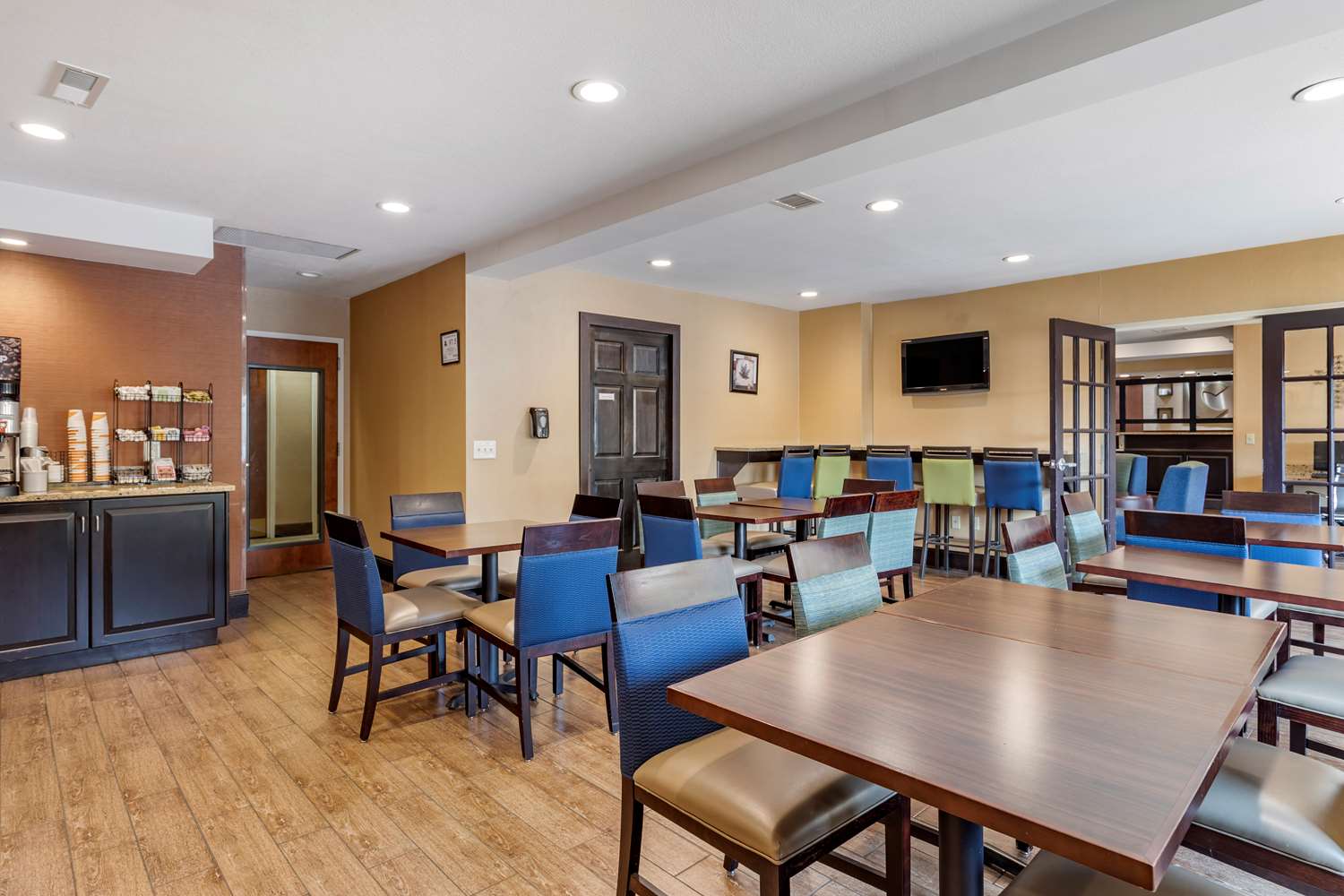 Comfort Inn Biltmore West 22/25