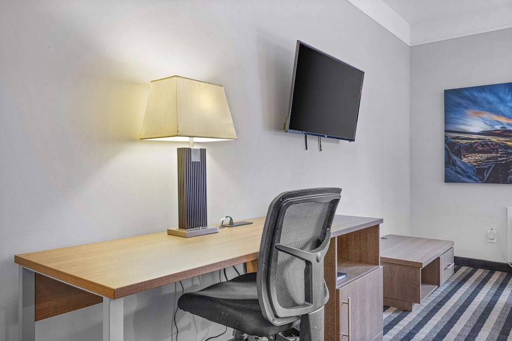 Northwinds Hotel Canmore 38/47