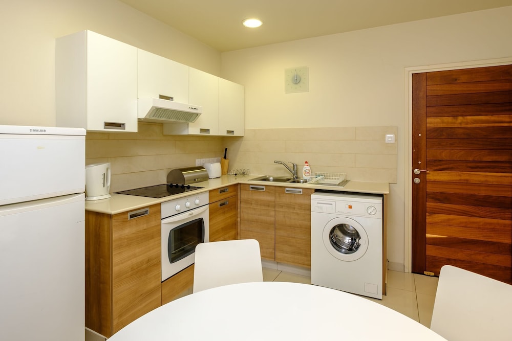 Les Palmiers Beach Hotel 33/69