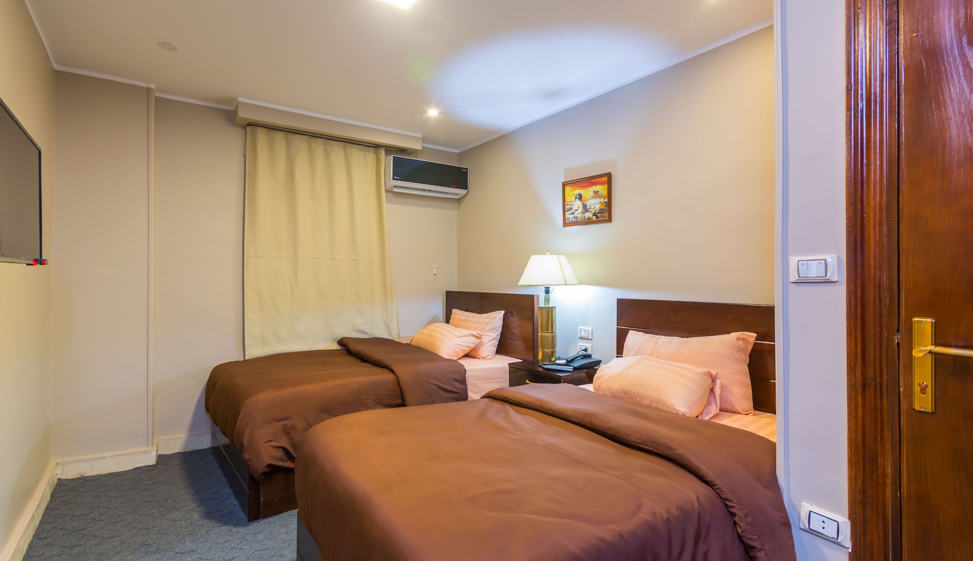 SUPERIOR, 2 DOUBLE BEDS, VALLEY VIEW