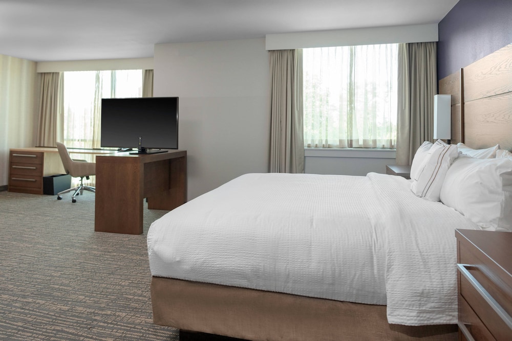 Residence Inn Virginia Beach Town Center 8/40