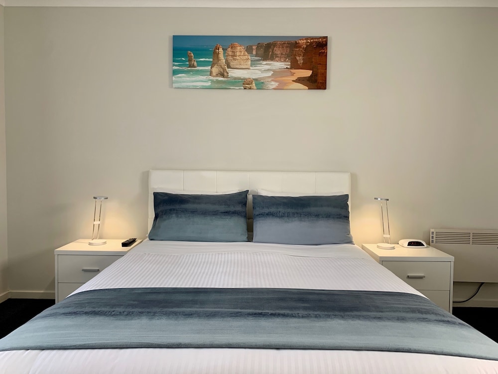 Apollo Bay Waterfront Motor Inn 30/80