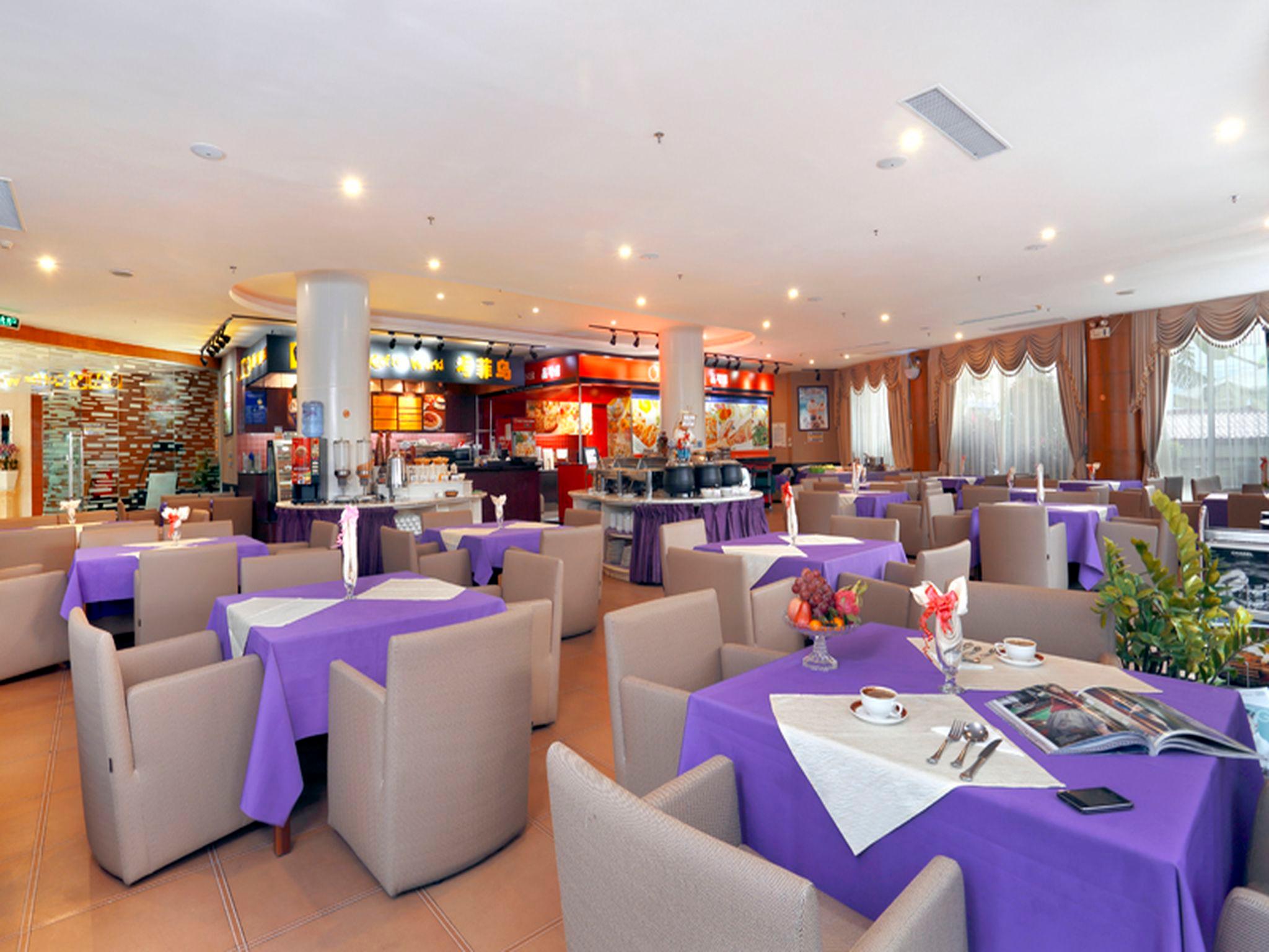 Sanya Luyi Sea View Hotel 16/22