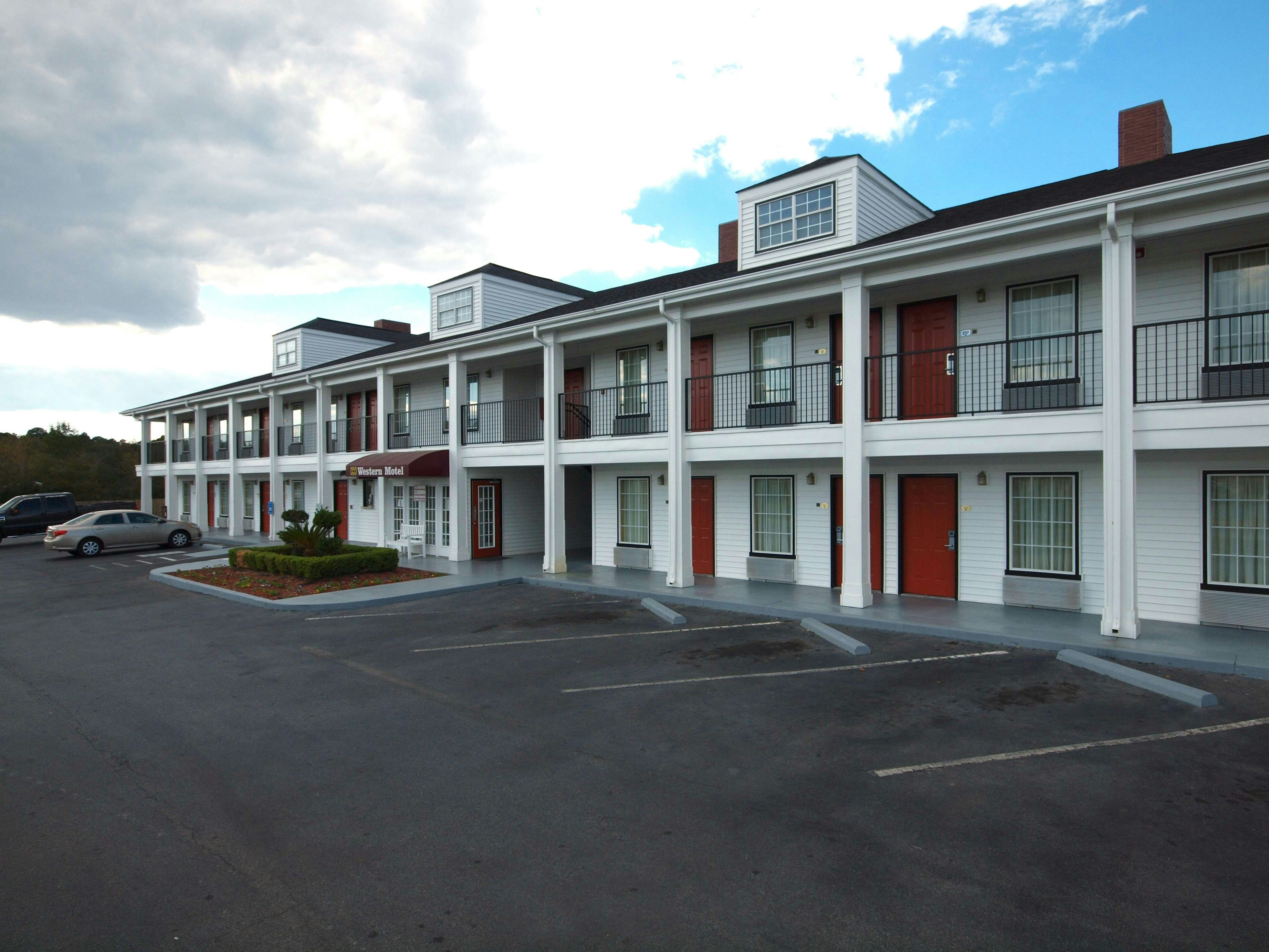 Western Motel 5/41