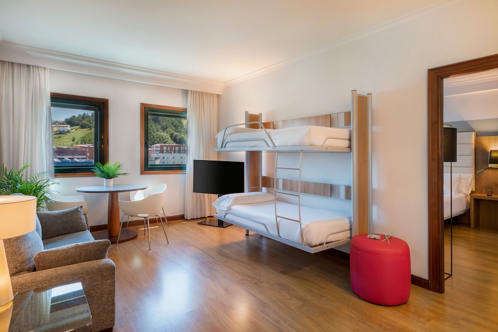 Hotel Santiago Plaza Affiliated By Melia 50/81