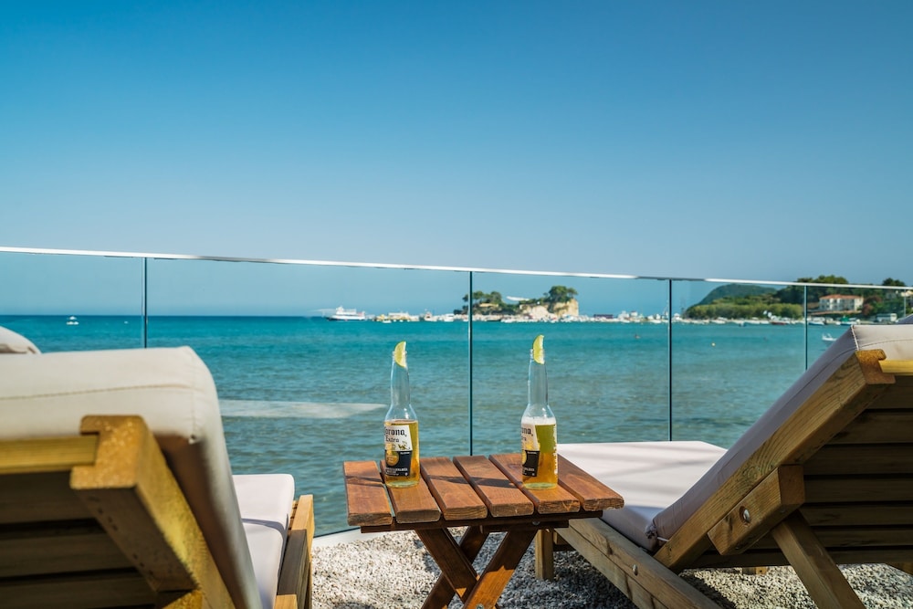 Denise Beach Hotel 23/29
