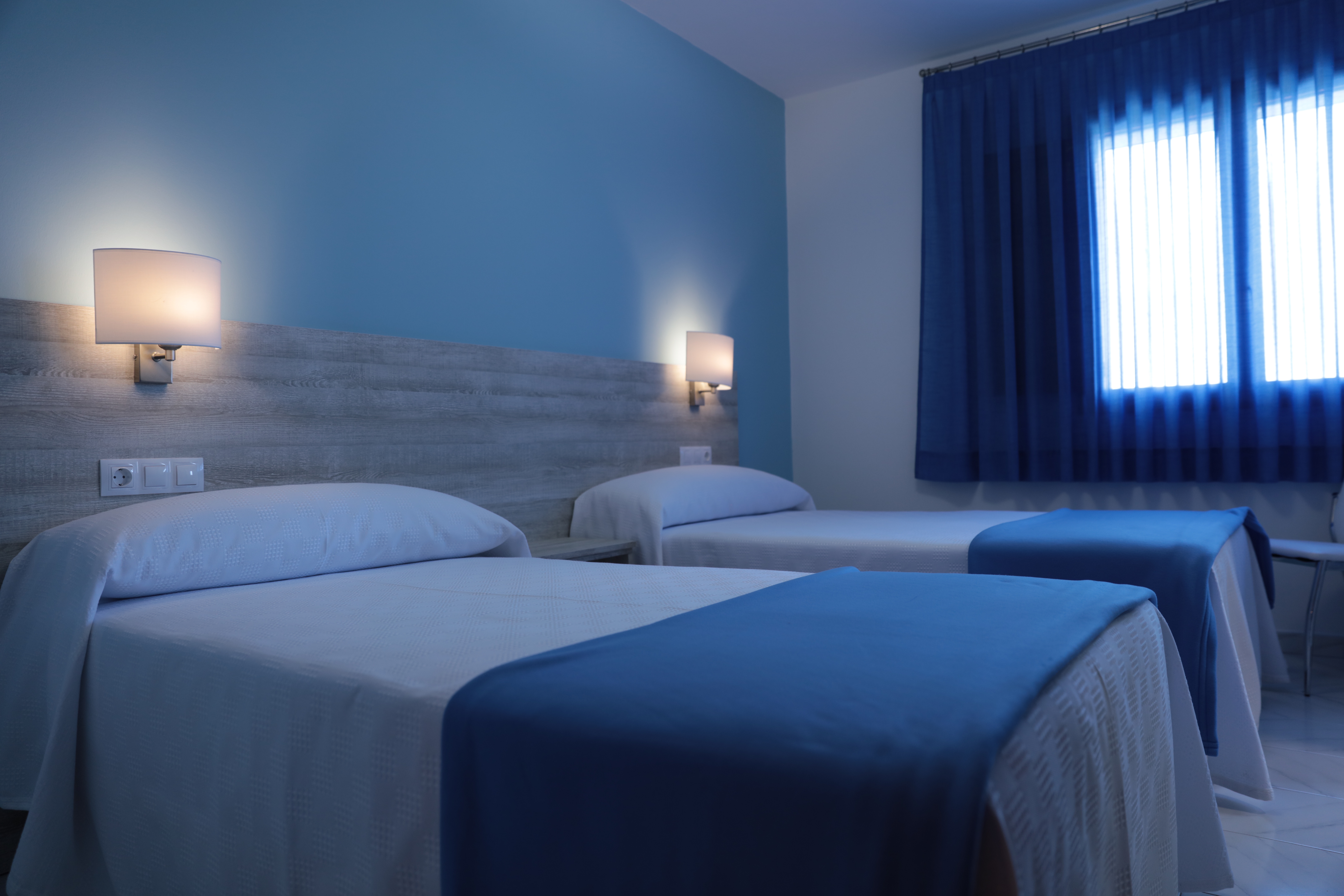 Room, Sea View