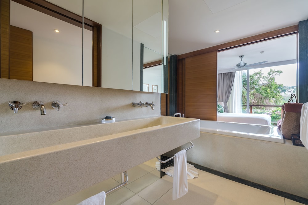 THE CHAVA RESORT 54/58