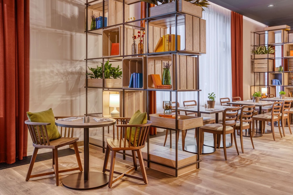 Intercityhotel Hildesheim 25/41